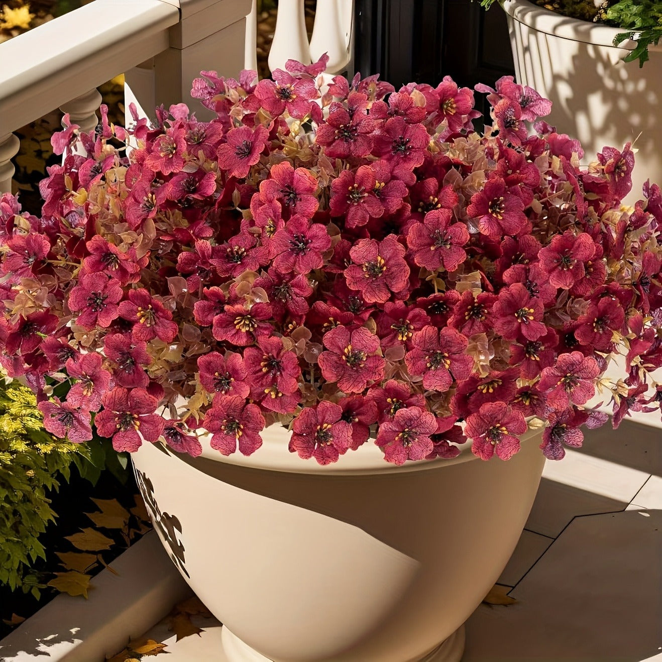 💐Artificial UV-resistant flowers: suitable for patios, porches and balconies