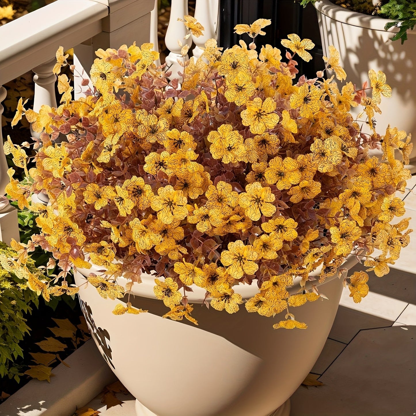💐Artificial UV-resistant flowers: suitable for patios, porches and balconies